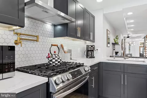 Kitchen - 640 E Fort Ave, Baltimore, MD 21230 photo 4 of 5