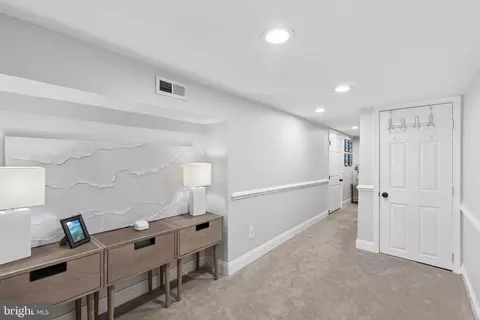 Entry Way - 640 E Fort Ave, Baltimore, MD 21230 photo 9 of 9
