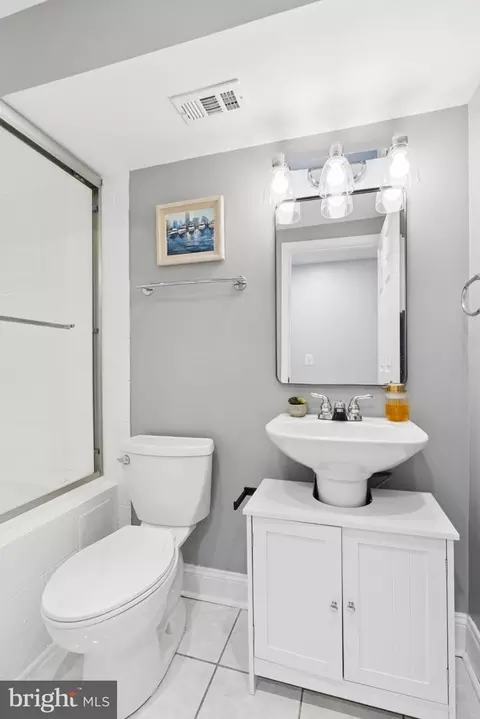 Bath - 640 E Fort Ave, Baltimore, MD 21230 photo 6 of 6