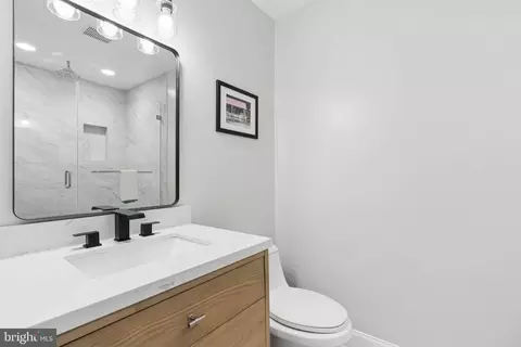 Bath - 640 E Fort Ave, Baltimore, MD 21230 photo 3 of 6