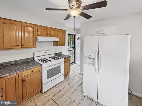 Entry Way - 4610 Schley Ave, Baltimore, MD 21206 photo 2 of 2