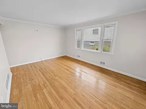 Living - 4610 Schley Ave, Baltimore, MD 21206 photo 3 of 5