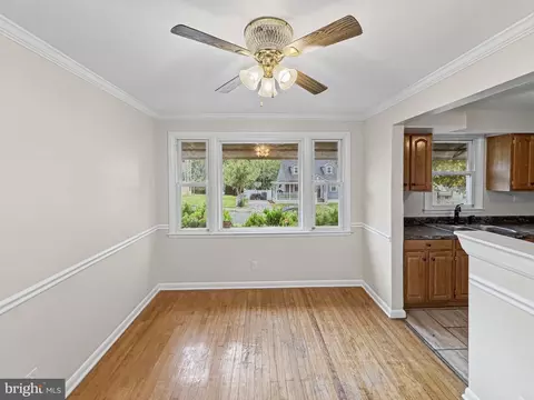 Living - 4610 Schley Ave, Baltimore, MD 21206 photo 4 of 5