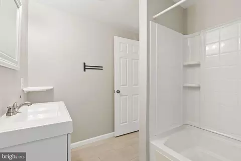 Entry Way - 1012 W 41 Street St, Baltimore, MD 21211 photo 5 of 6