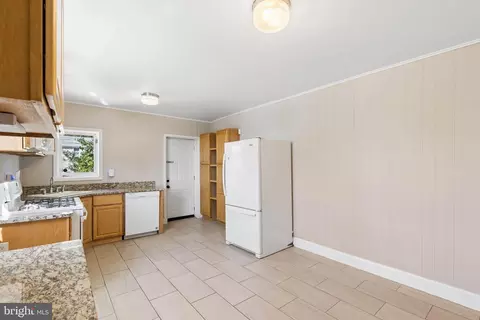 Entry Way - 1012 W 41 Street St, Baltimore, MD 21211 photo 1 of 6
