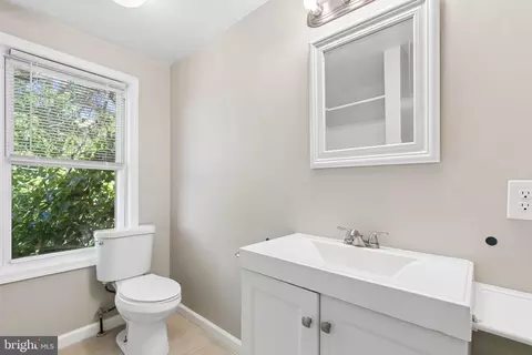 Bath - 1012 W 41 Street St, Baltimore, MD 21211 photo 2 of 4