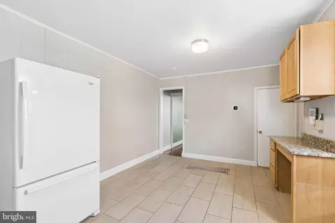 Entry Way - 1012 W 41 Street St, Baltimore, MD 21211 photo 3 of 6