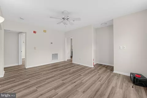 Living - 4801 Crowson Ave, Baltimore, MD 21212 photo 5 of 6
