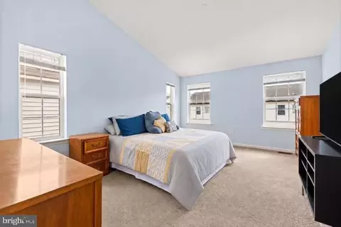 Bedroom - 815 Mchenry St, Baltimore, MD 21230 photo 4 of 5