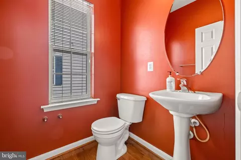 Bath - 815 Mchenry St, Baltimore, MD 21230 photo 2 of 5