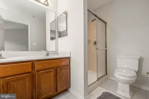 Bath - 815 Mchenry St, Baltimore, MD 21230 photo 5 of 5