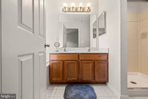 Bath - 815 Mchenry St, Baltimore, MD 21230 photo 4 of 5