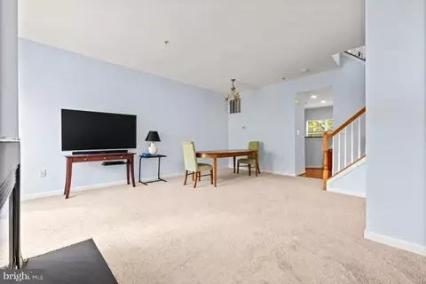 Living - 815 Mchenry St, Baltimore, MD 21230 photo 2 of 4