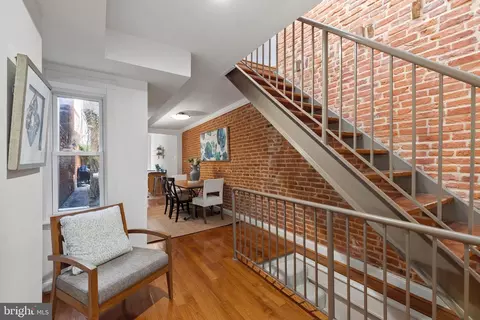 Entry Way - 2521 Eastern Ave, Baltimore, MD 21224 photo 1 of 2
