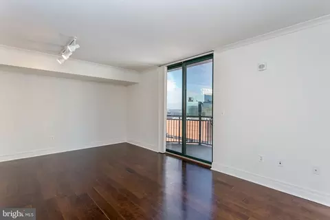 414 Water St #2804, Baltimore, MD 21202
