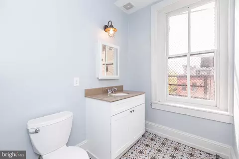 Bath - 1700 Park Ave, Baltimore, MD 21217 photo 5 of 7