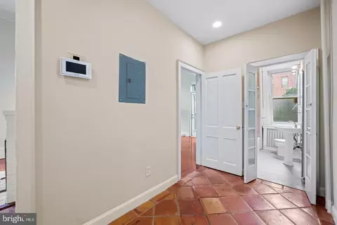 Entry Way - 1700 Park Ave, Baltimore, MD 21217 photo 3 of 9