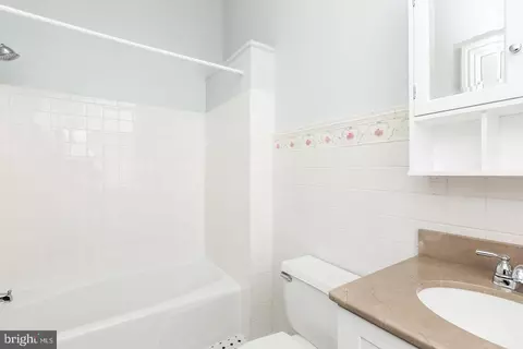 Bath - 1700 Park Ave, Baltimore, MD 21217 photo 3 of 7