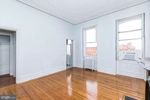 Living - 1700 Park Ave, Baltimore, MD 21217 photo 10 of 15