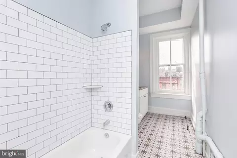 Bath - 1700 Park Ave, Baltimore, MD 21217 photo 4 of 7