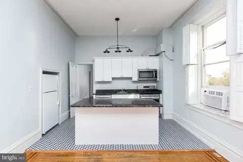 Kitchen - 1700 Park Ave, Baltimore, MD 21217 photo 5 of 8
