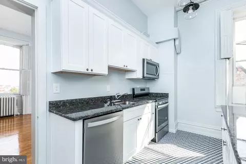 Kitchen - 1700 Park Ave, Baltimore, MD 21217 photo 7 of 8
