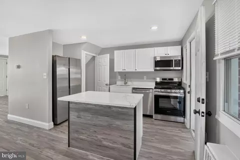 Kitchen - 4144 Townsend Ave, Brooklyn, MD 21225 photo 1 of 1