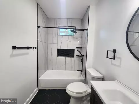 Bath - 3606 W Rogers Ave, Baltimore, MD 21215 photo 3 of 6