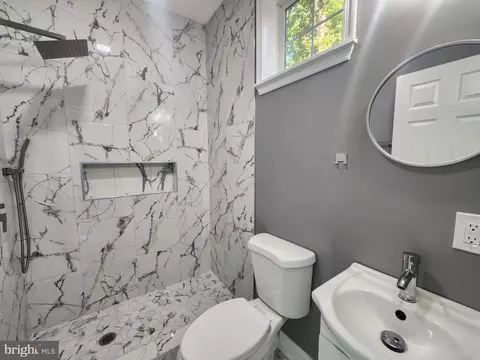 Bath - 3606 W Rogers Ave, Baltimore, MD 21215 photo 2 of 6