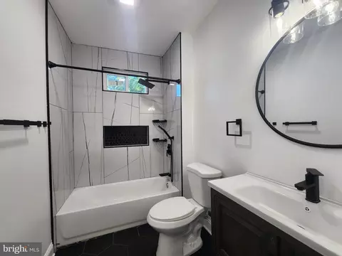 Bath - 3606 W Rogers Ave, Baltimore, MD 21215 photo 4 of 6
