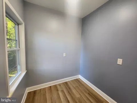 Entry Way - 3606 W Rogers Ave, Baltimore, MD 21215 photo 2 of 14