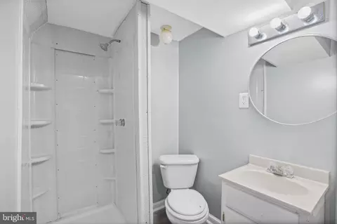Bath - 3838 Lyndale Ave, Baltimore, MD 21213 photo 2 of 2