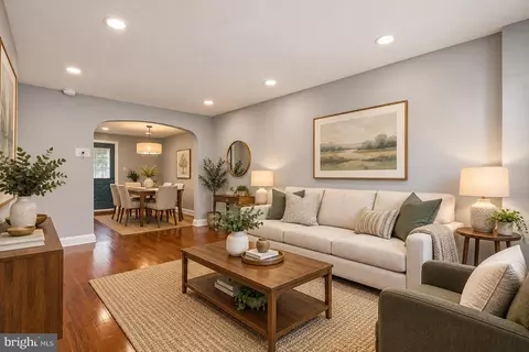 Living - 3838 Lyndale Ave, Baltimore, MD 21213 photo 1 of 2
