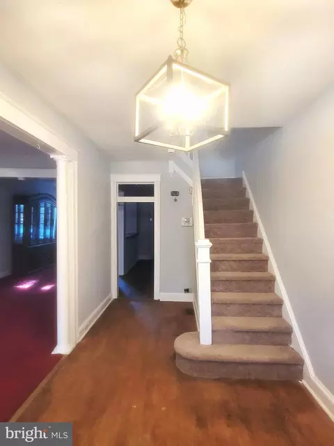 Entry Way - 729 Linnard St, Baltimore, MD 21229 photo 1 of 8