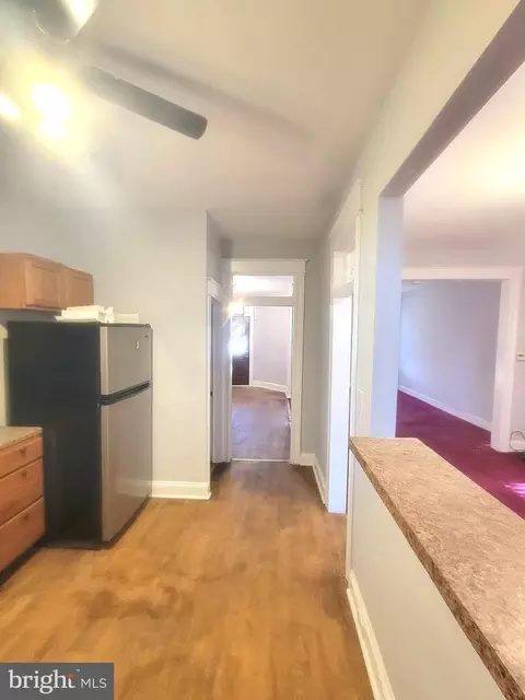 Entry Way - 729 Linnard St, Baltimore, MD 21229 photo 5 of 8
