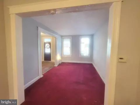 Entry Way - 729 Linnard St, Baltimore, MD 21229 photo 2 of 8