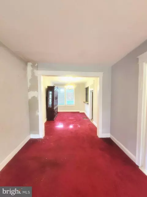 Entry Way - 729 Linnard St, Baltimore, MD 21229 photo 3 of 8