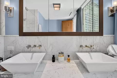 Bath - 300 International Dr #1908, Baltimore, MD 21202 photo 6 of 7