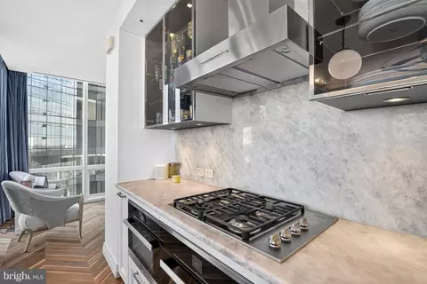 Kitchen - 300 International Dr #1908, Baltimore, MD 21202 photo 5 of 9