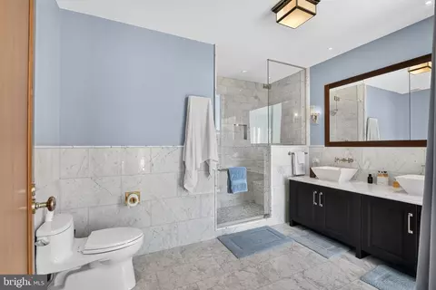 Bath - 300 International Dr #1908, Baltimore, MD 21202 photo 3 of 7