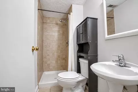 Bath - 2214 Fleet St, Baltimore, MD 21231 photo 1 of 5