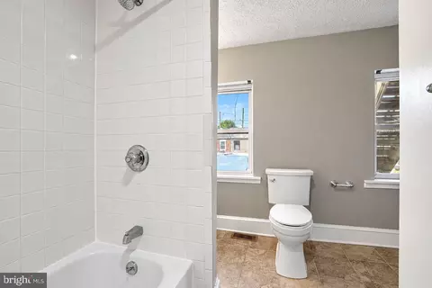 Bath - 2214 Fleet St, Baltimore, MD 21231 photo 5 of 5