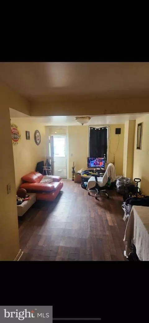 425 S Parrish St, Baltimore, MD 21223 photo 2