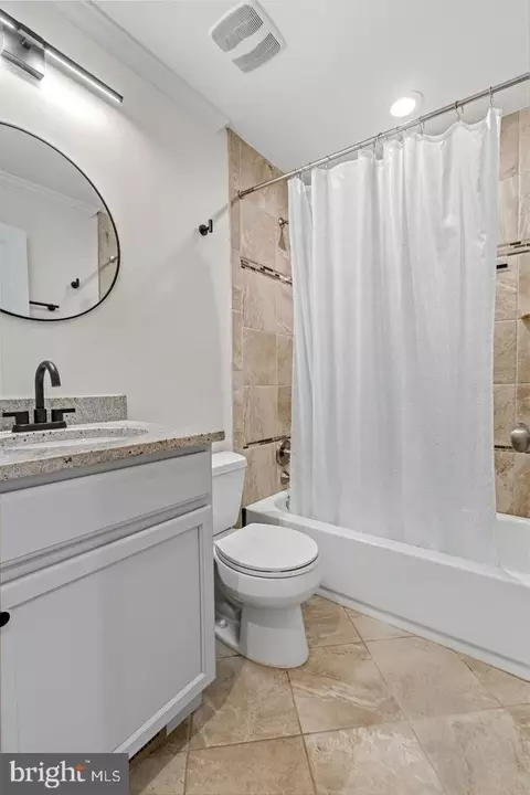 Bath - 1452 Boyle St, Baltimore, MD 21230 photo 4 of 6