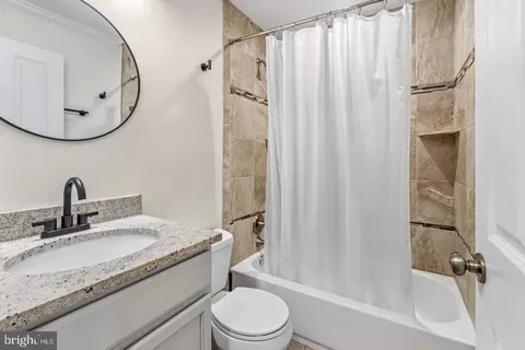 Bath - 1452 Boyle St, Baltimore, MD 21230 photo 3 of 6