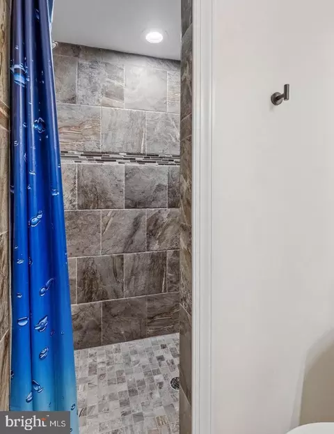 Bath - 1452 Boyle St, Baltimore, MD 21230 photo 6 of 6
