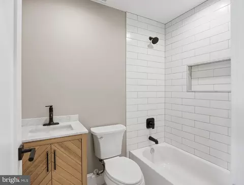 Bath - 1703 Jackson St, Baltimore, MD 21230 photo 4 of 4