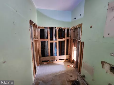 Entry Way - 548 N Payson St, Baltimore, MD 21223 photo 5 of 7