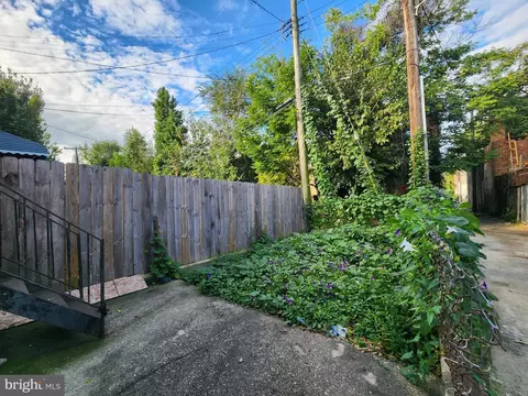 Exterior - 548 N Payson St, Baltimore, MD 21223 photo 4 of 5