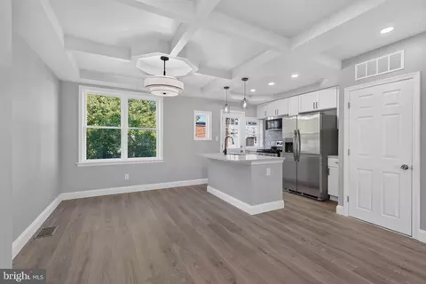 Entry Way - 3224 Normount Ave, Baltimore, MD 21216 photo 6 of 19